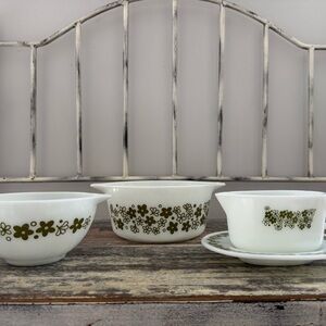 PYREX Floral Patterned White Dish Set
